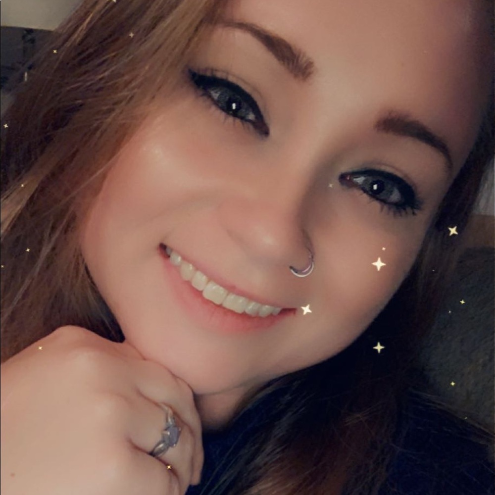 Meet your Posher, Danielle